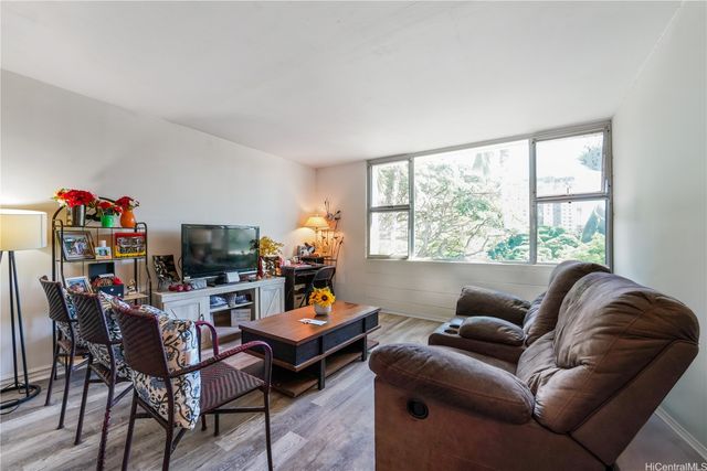 98-1042 Moanalua Road 2-301, Aiea, HI 96701