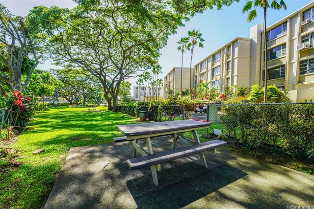 98-1042 Moanalua Road 2-301, Aiea, HI 96701
