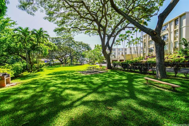 98-1042 Moanalua Road 2-301, Aiea, HI 96701