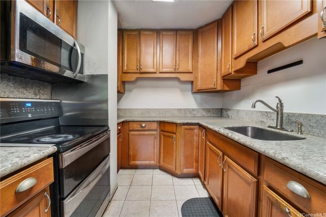 98-1042 Moanalua Road 2-301, Aiea, HI 96701