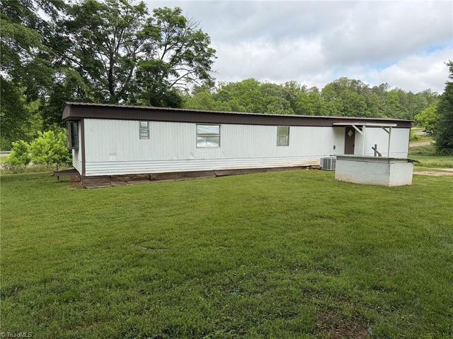 110 Beck Lane, Pilot Mountain, NC 27041