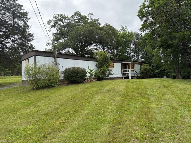 110 Beck Lane, Pilot Mountain, NC 27041