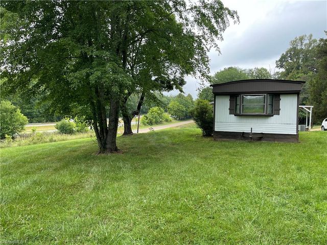 110 Beck Lane, Pilot Mountain, NC 27041