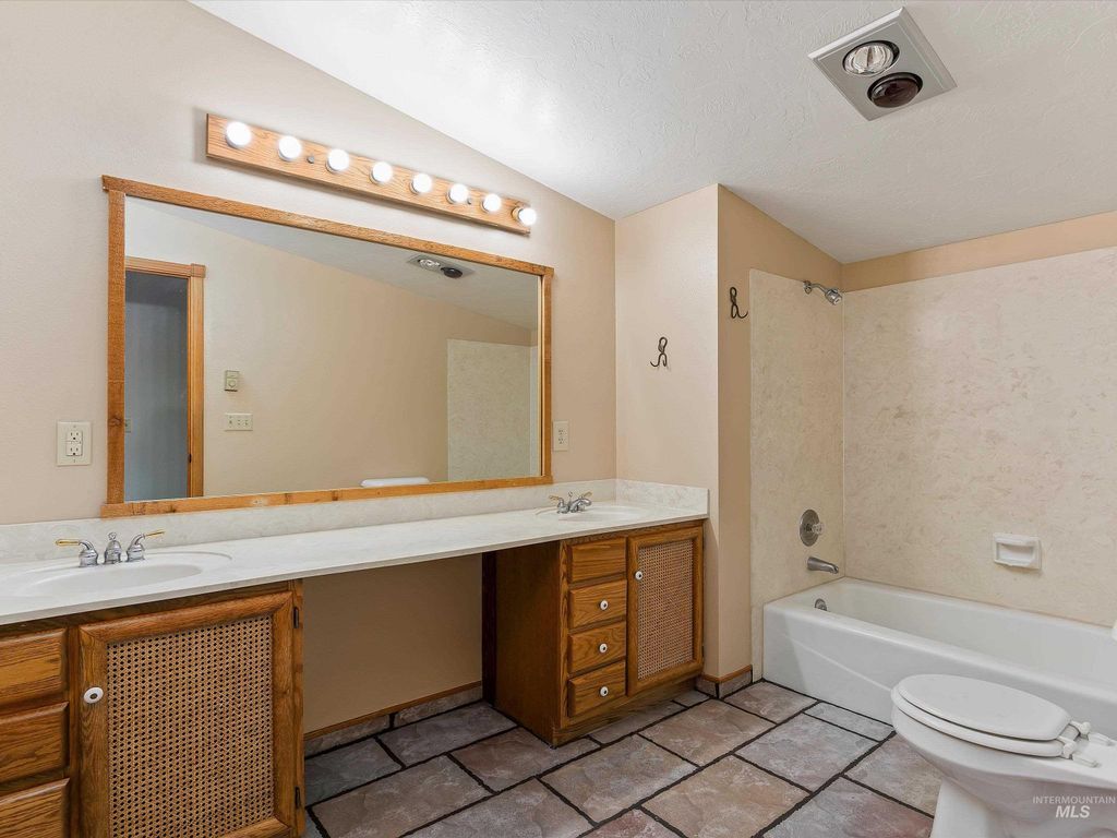 1872 E 1750 S, Gooding, ID 83330 photo 33