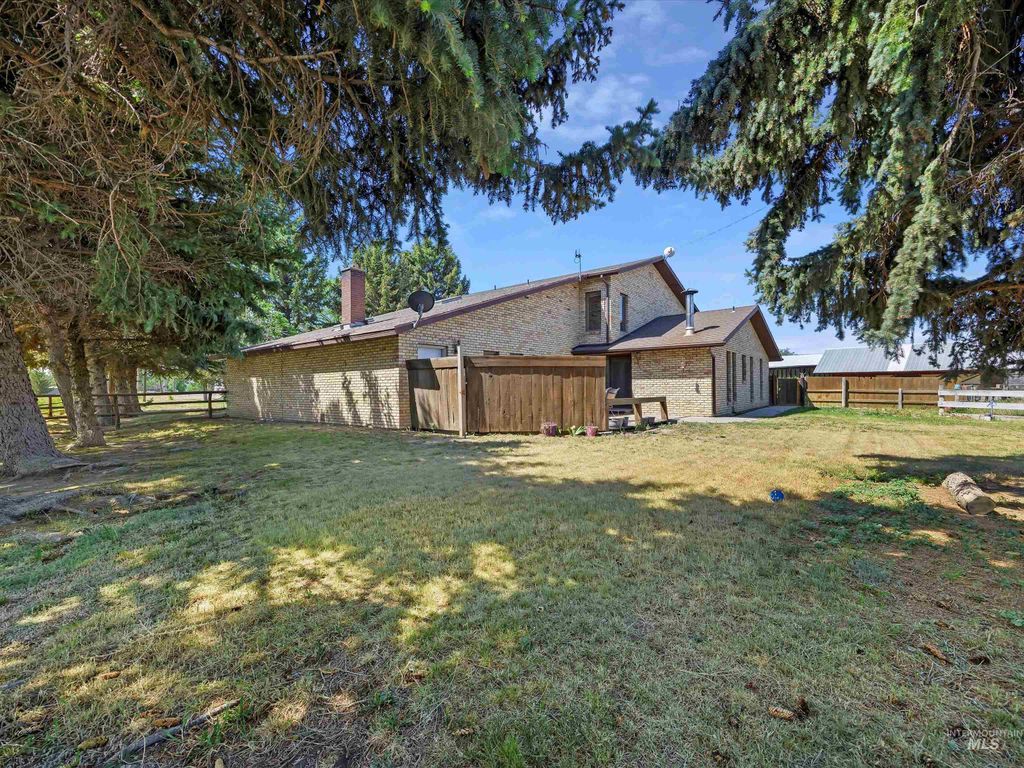 1872 E 1750 S, Gooding, ID 83330 photo 8