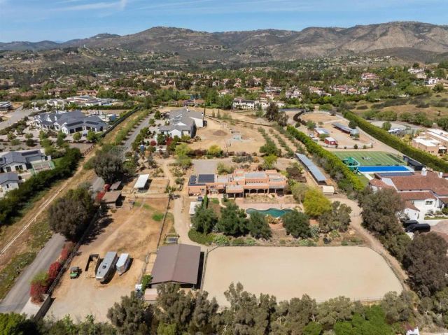 16761 Artesian Breeze Way, San Diego, CA 92127