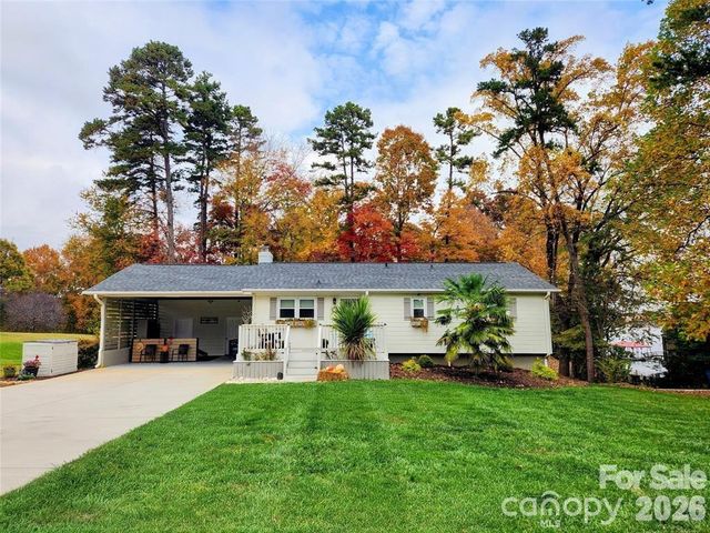 9542 Riviera Drive, Sherrills Ford, NC 28673