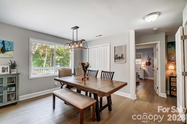 9542 Riviera Drive, Sherrills Ford, NC 28673