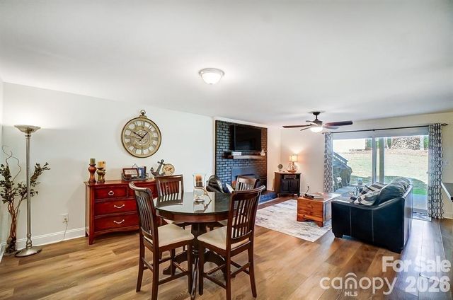 9542 Riviera Drive, Sherrills Ford, NC 28673