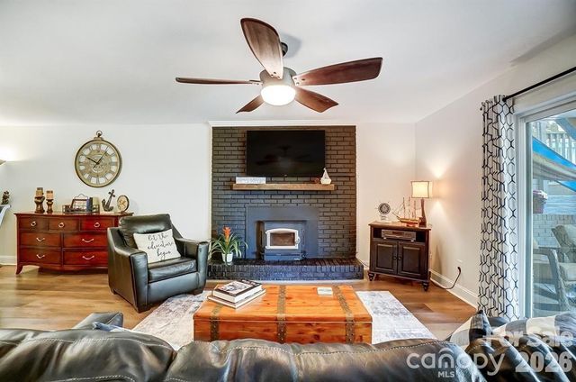 9542 Riviera Drive, Sherrills Ford, NC 28673