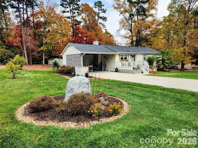 9542 Riviera Drive, Sherrills Ford, NC 28673