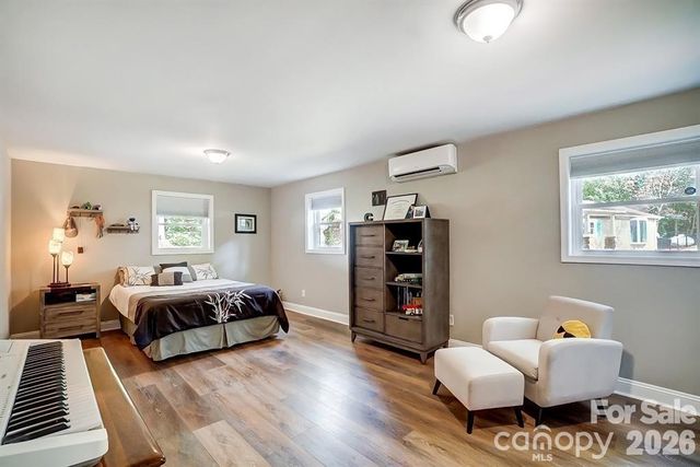 9542 Riviera Drive, Sherrills Ford, NC 28673