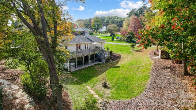 9542 Riviera Drive, Sherrills Ford, NC 28673
