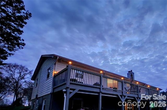 9542 Riviera Drive, Sherrills Ford, NC 28673