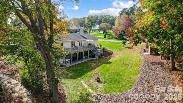 9542 Riviera Drive, Sherrills Ford, NC 28673
