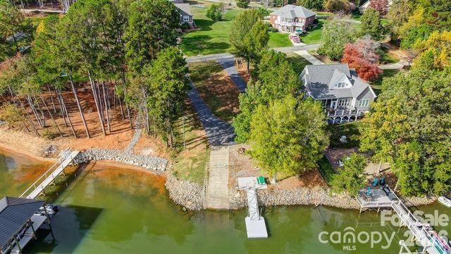 9542 Riviera Drive, Sherrills Ford, NC 28673