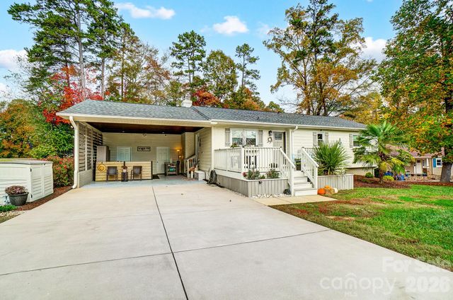 9542 Riviera Drive, Sherrills Ford, NC 28673