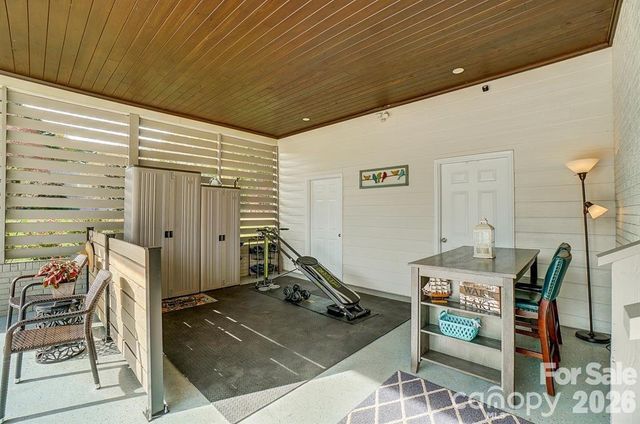 9542 Riviera Drive, Sherrills Ford, NC 28673