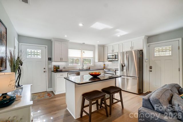 9542 Riviera Drive, Sherrills Ford, NC 28673