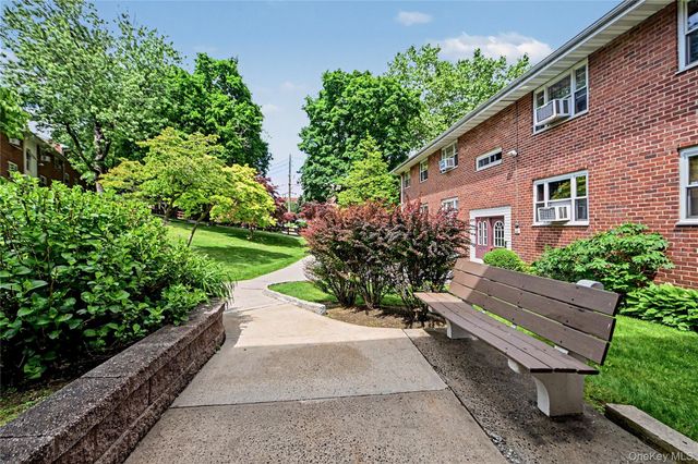 10 DeHaven Drive 2E, Yonkers, NY 10703
