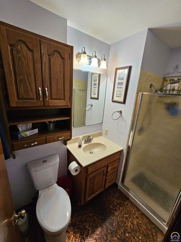 2925 Rio Vista Dr, Emporia, KS 66801