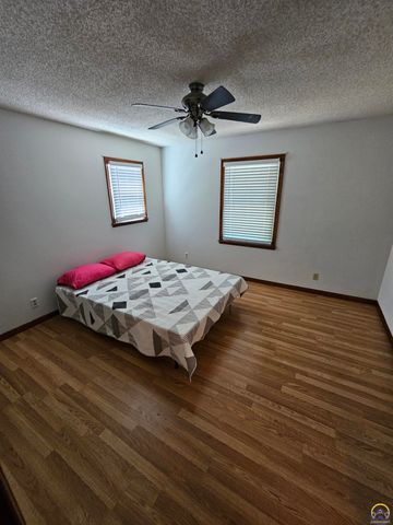 2925 Rio Vista Dr, Emporia, KS 66801