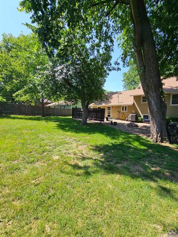2925 Rio Vista Dr, Emporia, KS 66801