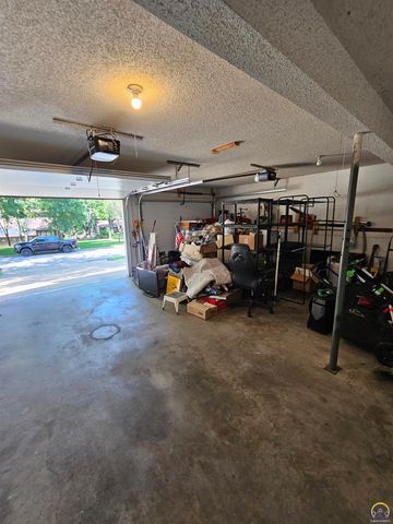 2925 Rio Vista Dr, Emporia, KS 66801