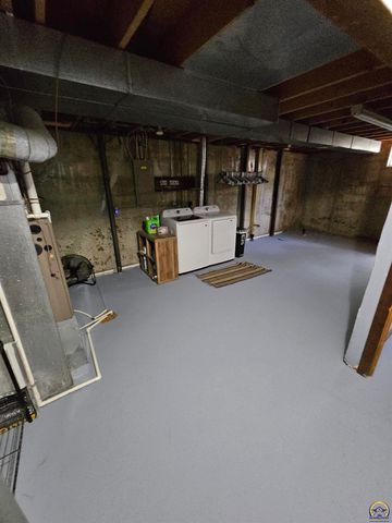 2925 Rio Vista Dr, Emporia, KS 66801