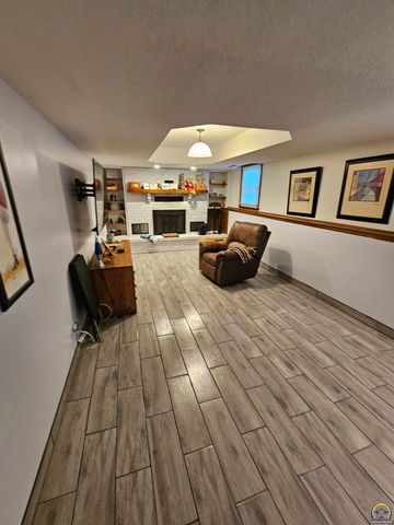 2925 Rio Vista Dr, Emporia, KS 66801