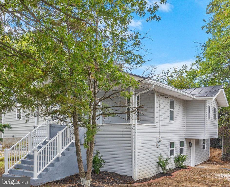 1528 HUNT AVE, Landover, MD 20785