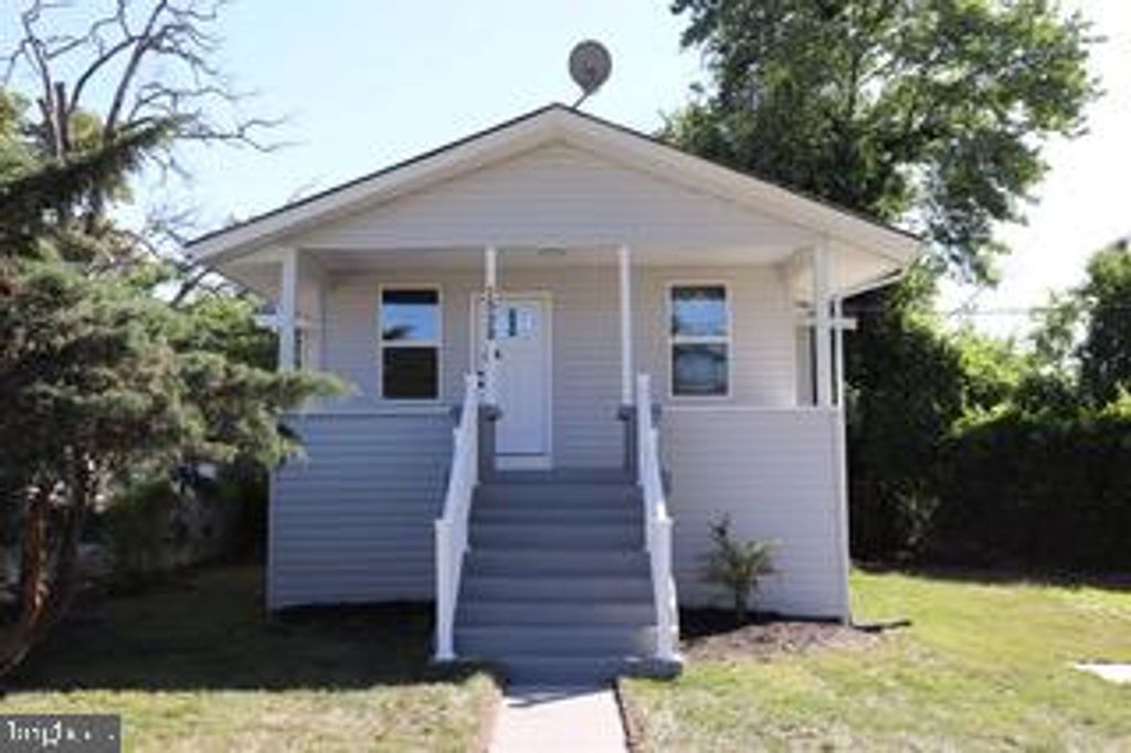 Image 1 of property listing at 1528 HUNT AVE, Landover, MD 20785