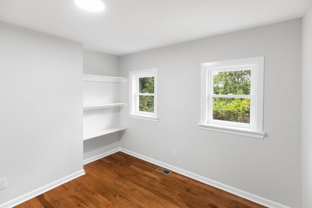 Image 12 of property listing at 1528 HUNT AVE, Landover, MD 20785