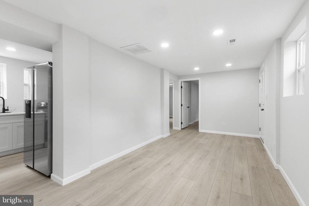 Image 19 of property listing at 1528 HUNT AVE, Landover, MD 20785