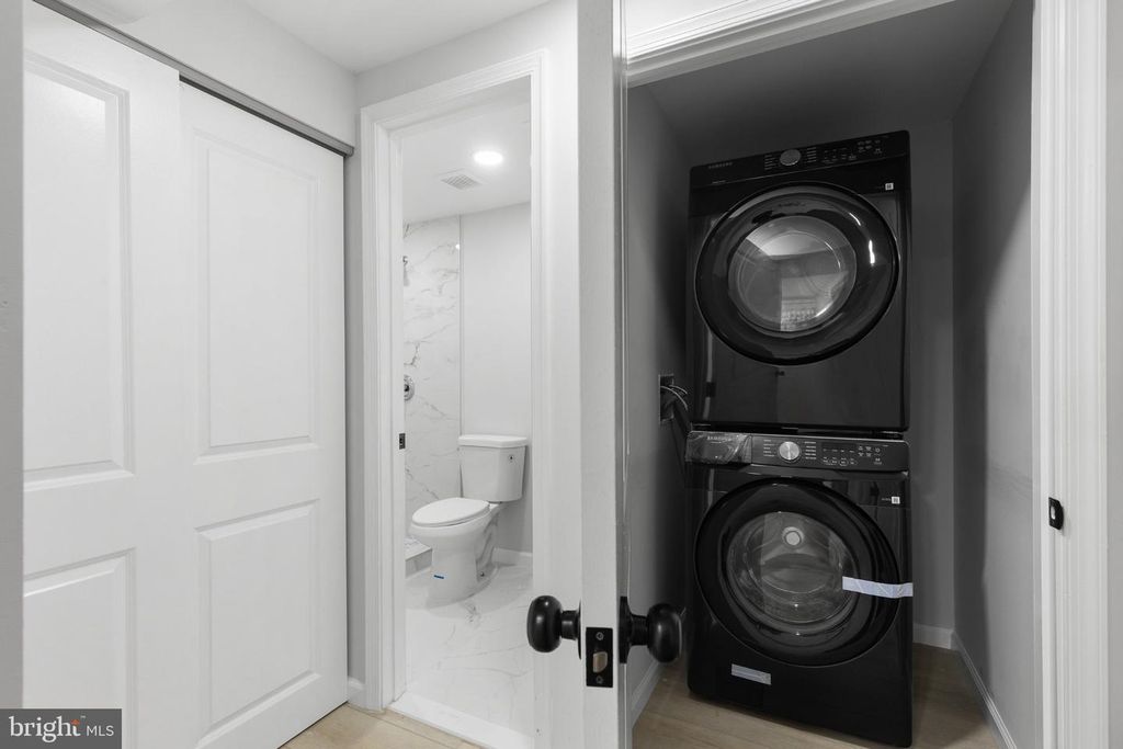 Image 24 of property listing at 1528 HUNT AVE, Landover, MD 20785