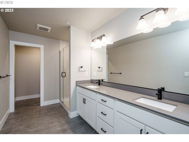 306 N BRIDGETON Rd, Portland, OR 97217