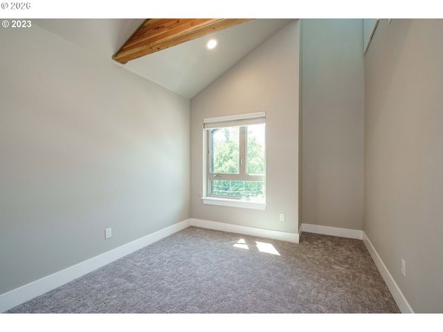 306 N BRIDGETON Rd, Portland, OR 97217