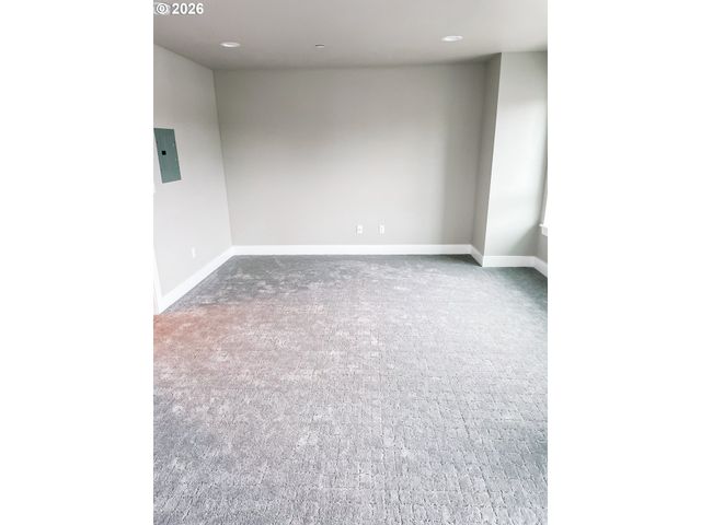 306 N BRIDGETON Rd, Portland, OR 97217