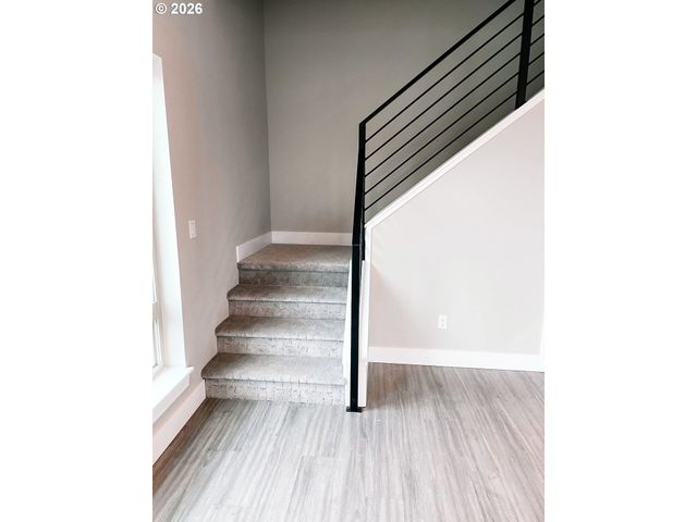 306 N BRIDGETON Rd, Portland, OR 97217
