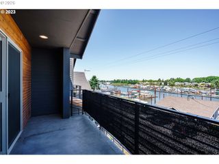 306 N BRIDGETON Rd, Portland, OR 97217