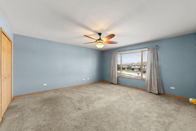 8227 Auburn Lane, Frankfort, IL 60423