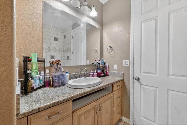 215 Singh Ave, Rio Linda, CA 95673