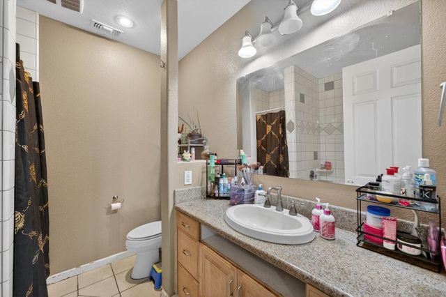 215 Singh Ave, Rio Linda, CA 95673