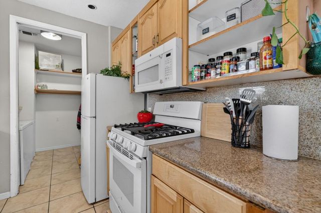 215 Singh Ave, Rio Linda, CA 95673