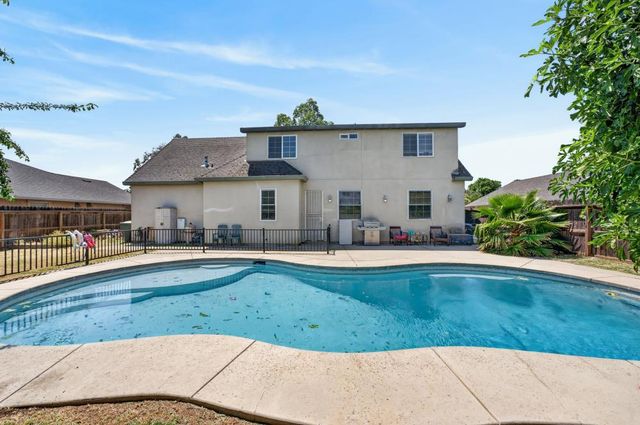 215 Singh Ave, Rio Linda, CA 95673