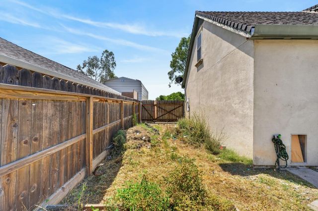 215 Singh Ave, Rio Linda, CA 95673