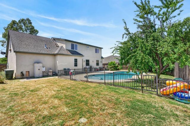 215 Singh Ave, Rio Linda, CA 95673