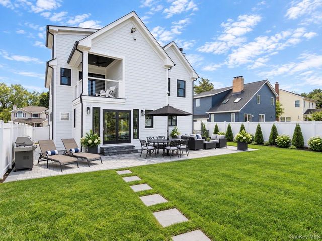 8 Goodwin Place, Northport, NY 11768