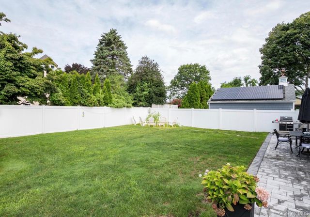 8 Goodwin Place, Northport, NY 11768