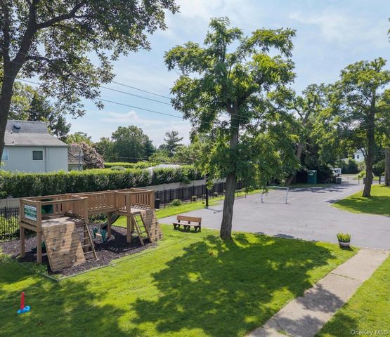8 Goodwin Place, Northport, NY 11768